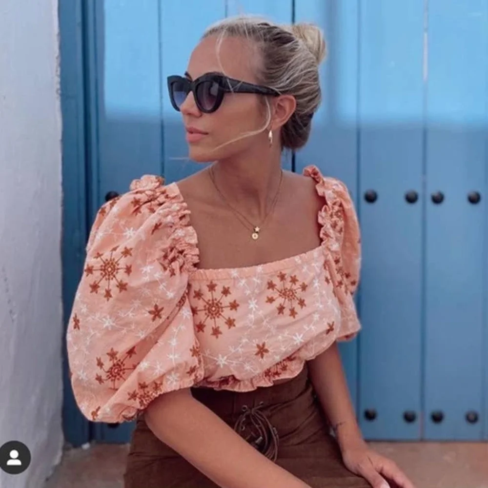 Zara Embroidered Voluminous Crop Top in Salmon - Picture 2 of 14